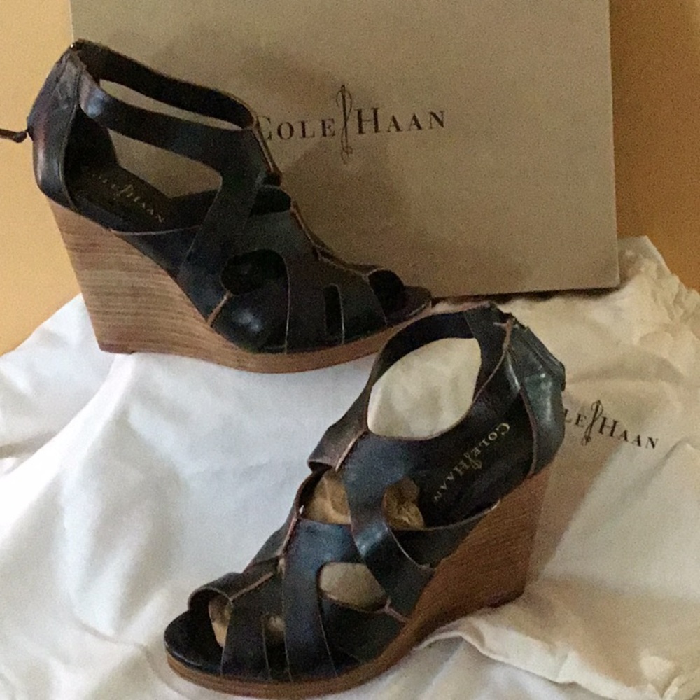 ⬇️ PRICE DROP ⬇️ Cole Hann Wedges